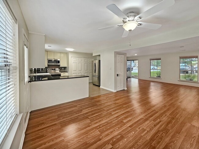 Building Photo - COMING SOON: Beautifully Updated 2/2.5 Townhome Near Truist Park