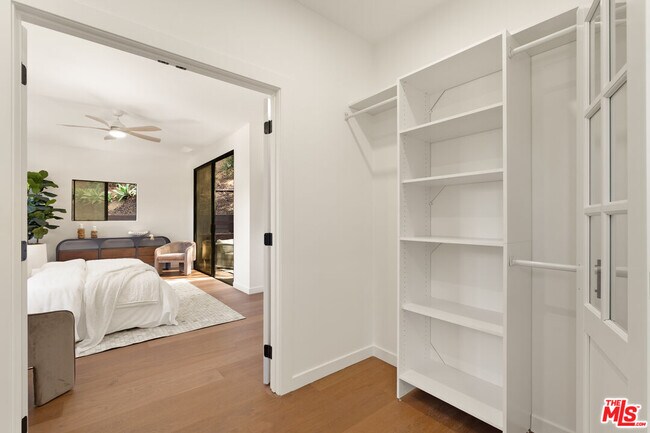 Building Photo - 8506 Oak Ct