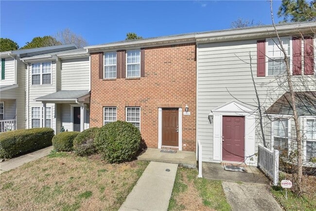 Building Photo - 1531 Creek Ct