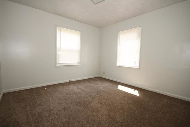 Building Photo - 324 W Home St