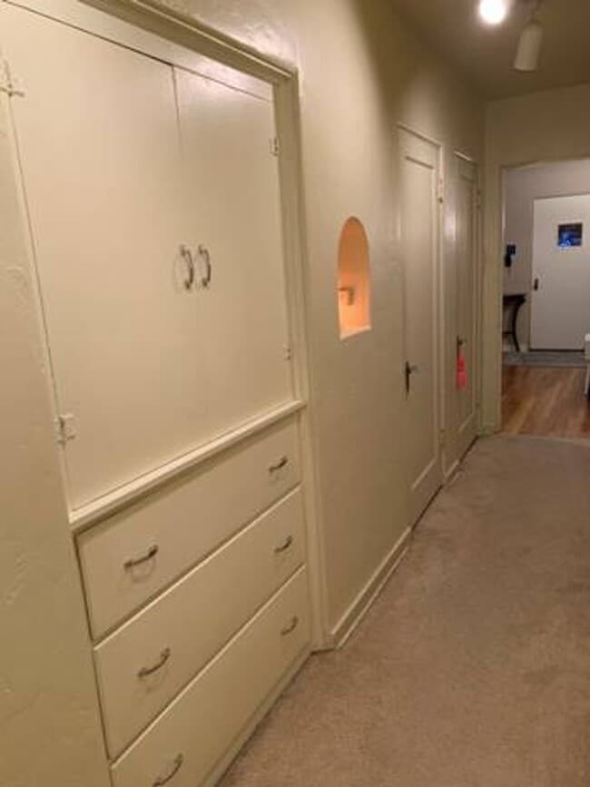 Building Photo - DUPLEX - NOSTALGIC - OLD SOUTHWEST - ON-SI...