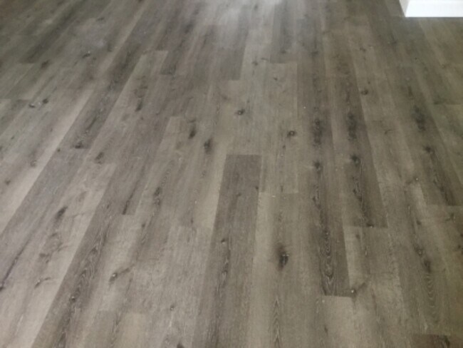 Building Photo - 10924 124th Ave N