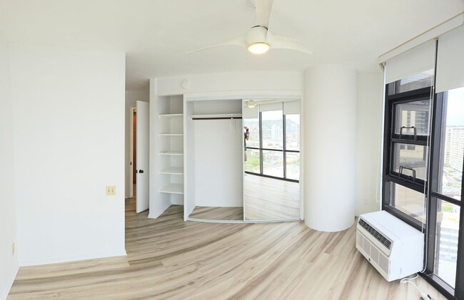 Building Photo - Ala Moana Hale Kaheka 1 Bedroom 1 Bathroom...