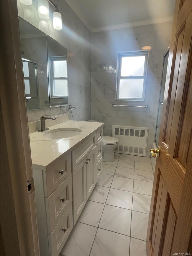 Building Photo - 166-19 25th Ave