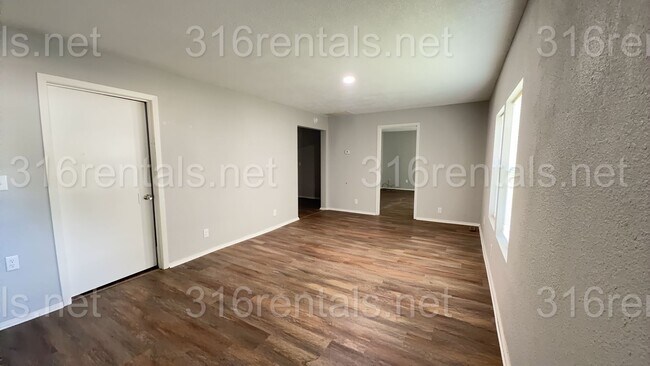 Building Photo - 417 S Gordy St