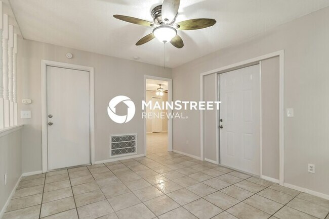 Building Photo - 3 Bedroom Pet-Friendly Home in Kissimmee, FL with Main Street Renewal