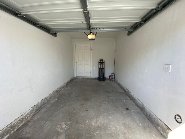 Garage (private) - 3731 37th St