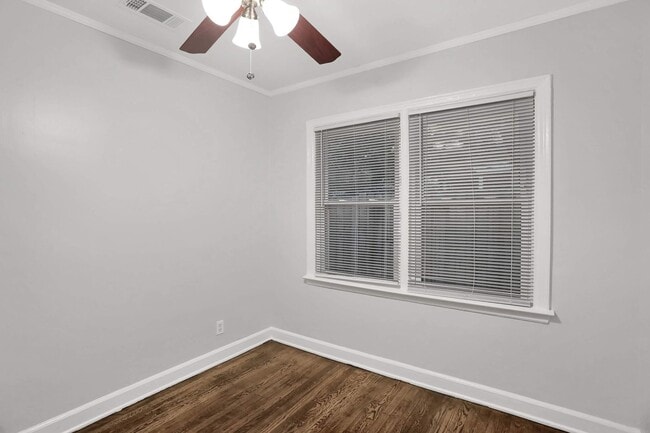 Building Photo - Sherwood Forest Living / 810 sqft / Monitored Alarm