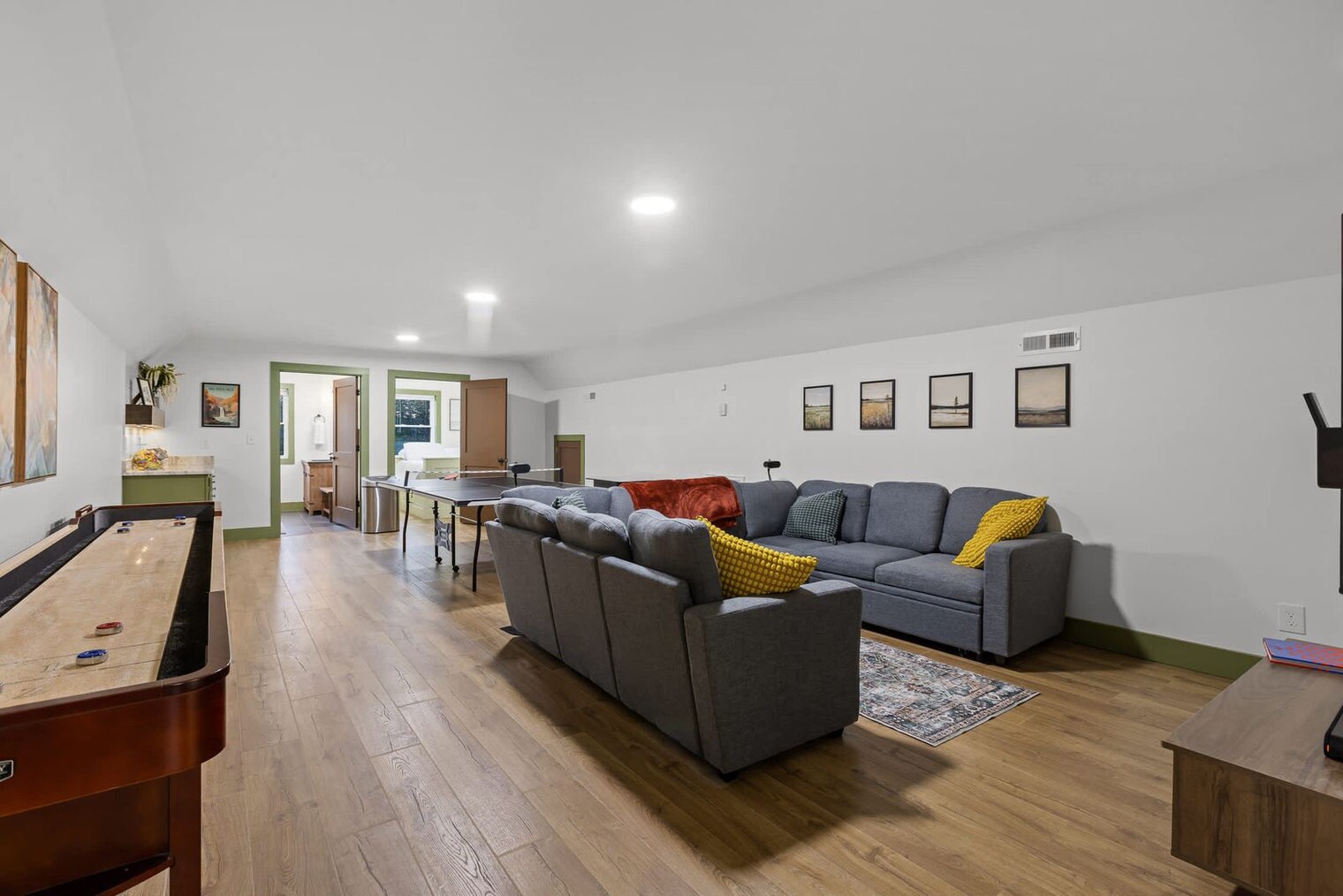 Building Photo - 250 Mt Della Rd