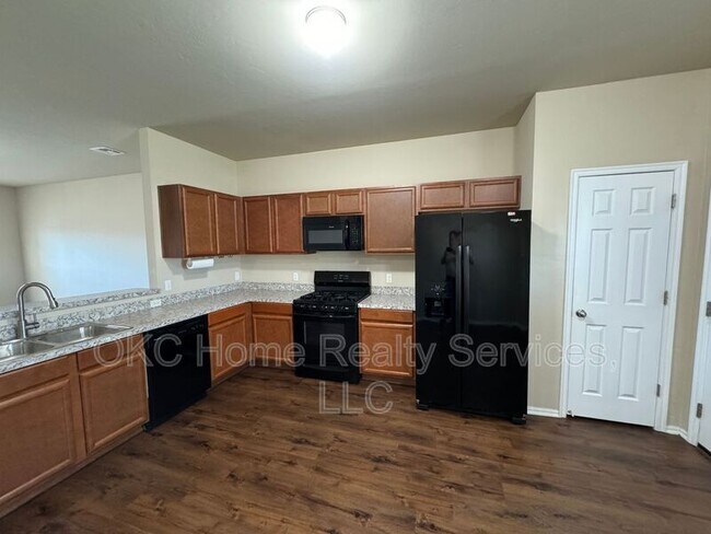 Building Photo - 13228 Bridgewater Dr