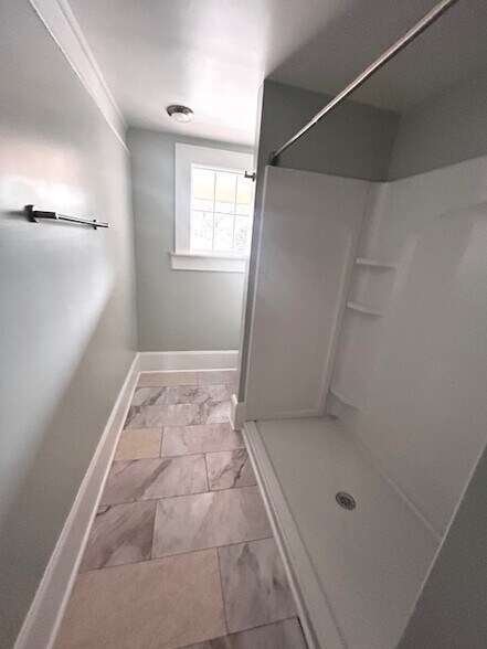 Building Photo - 126 Tate St