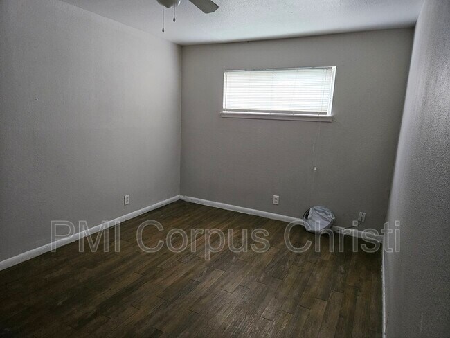 Building Photo - 3253 S Staples St