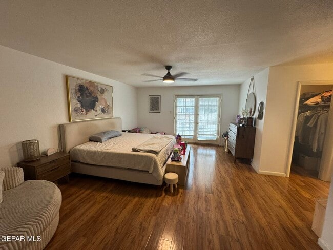 Building Photo - 6417 Pino Real Dr