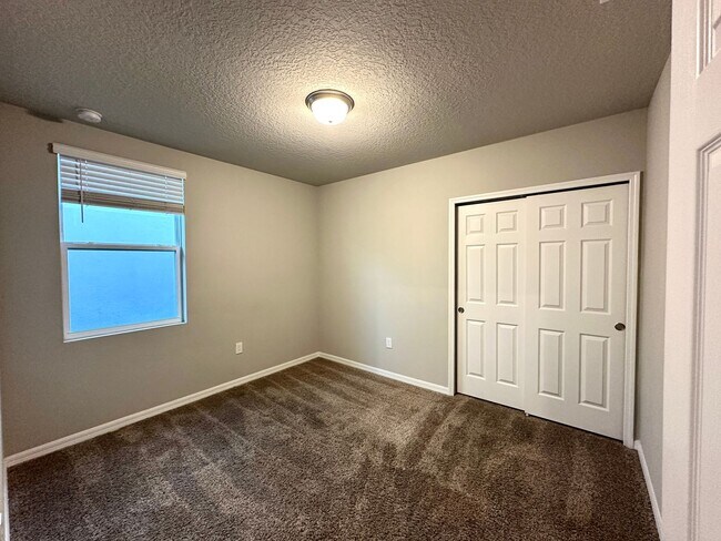 Building Photo - House for rent in Clermont in a convenience location