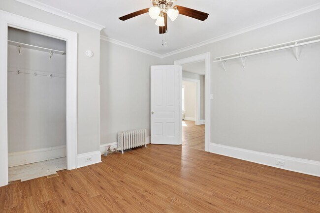 Building Photo - 5 Bedroom House in Manitowoc