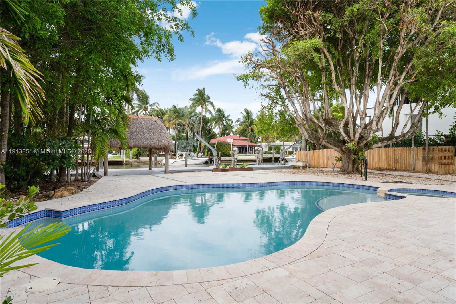 Building Photo - 7601 NE 9th Ave