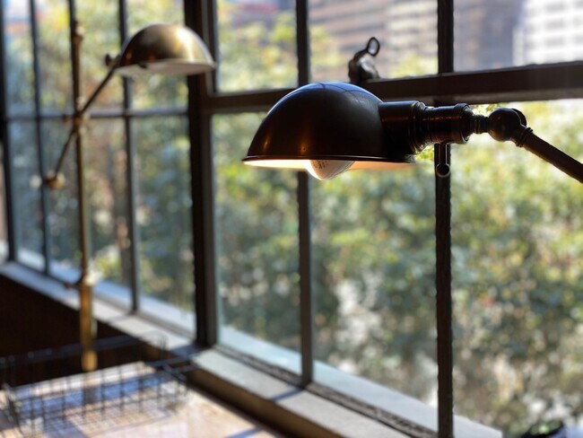 Building Photo - LUXURY TOP-FLOOR 2BR/2.5BA PENTHOUSE LOFT ...