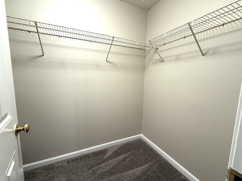 Building Photo - 7042 Shanty Creek Dr