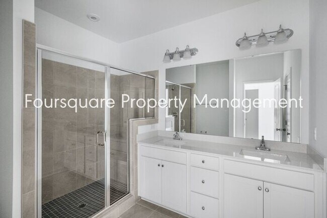Building Photo - Spacious 3-Bed / 2.5-Bath Townhome with First-Floor Den, Hardwood Floors & 1-Car Garage – Wendell...