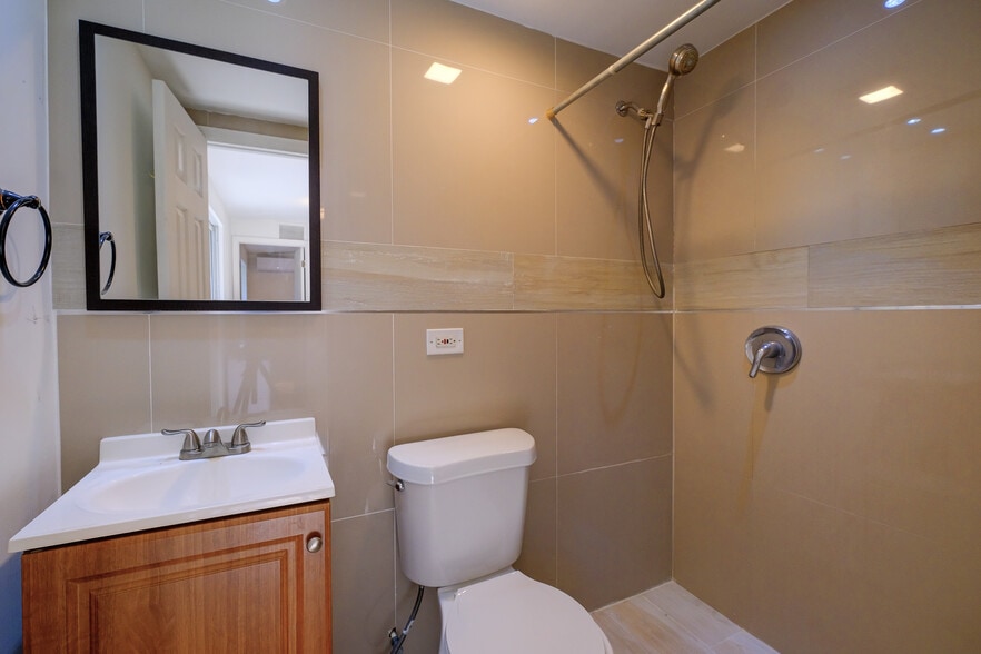 Bathroom - 1558 NE 135th St