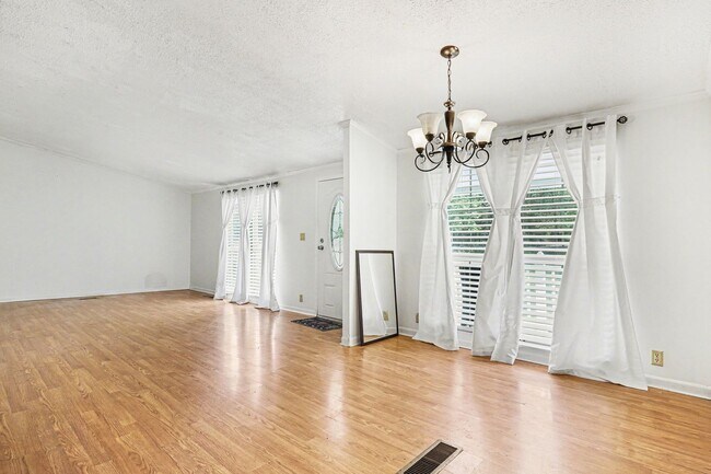 Building Photo - 3BR Home in Raleigh with Large Yard - GREAT PRICE!