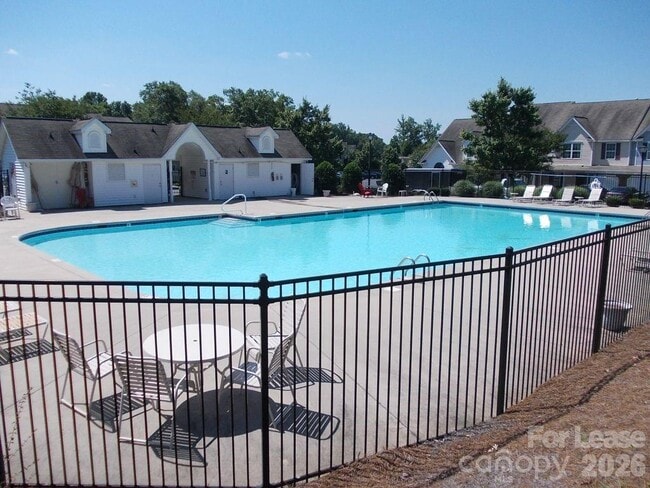 Building Photo - 2595 Brackley Pl NW