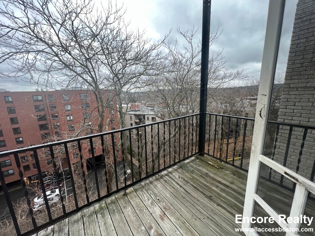 Building Photo - 1634 Commonwealth Ave