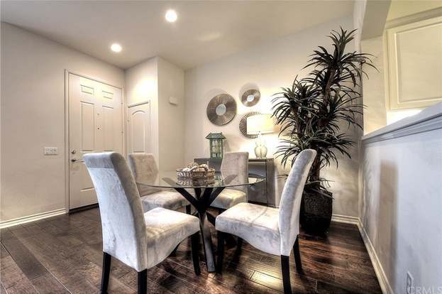 Building Photo - 31 Quartet-