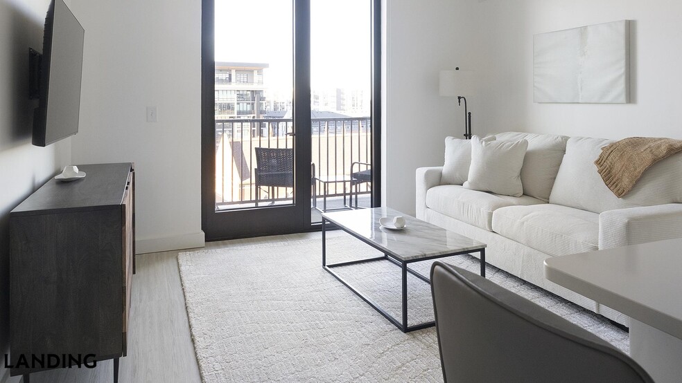 Building Photo - 1007 S Mint St