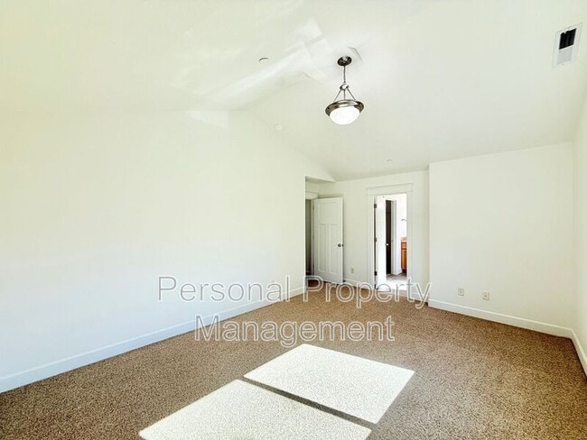 Building Photo - 3368 NW 47th Dr