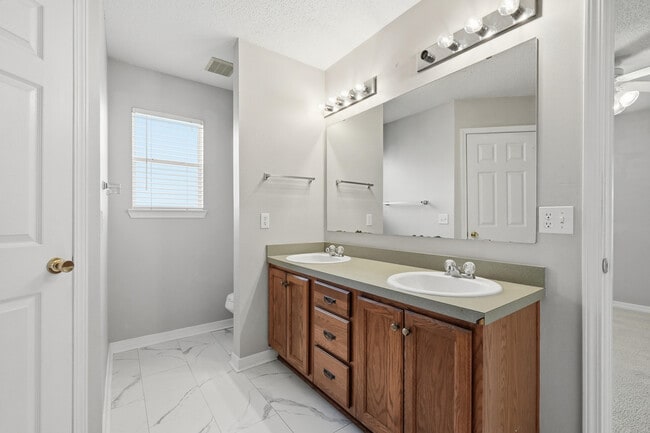 Building Photo - 339 Peggy Dr
