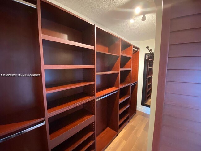 Building Photo - 8713 SW 5th St