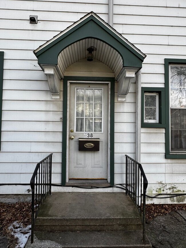 Primary Photo - 05th St S 302-304