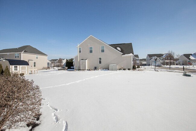 Building Photo - 2457 Woodhawk Ln