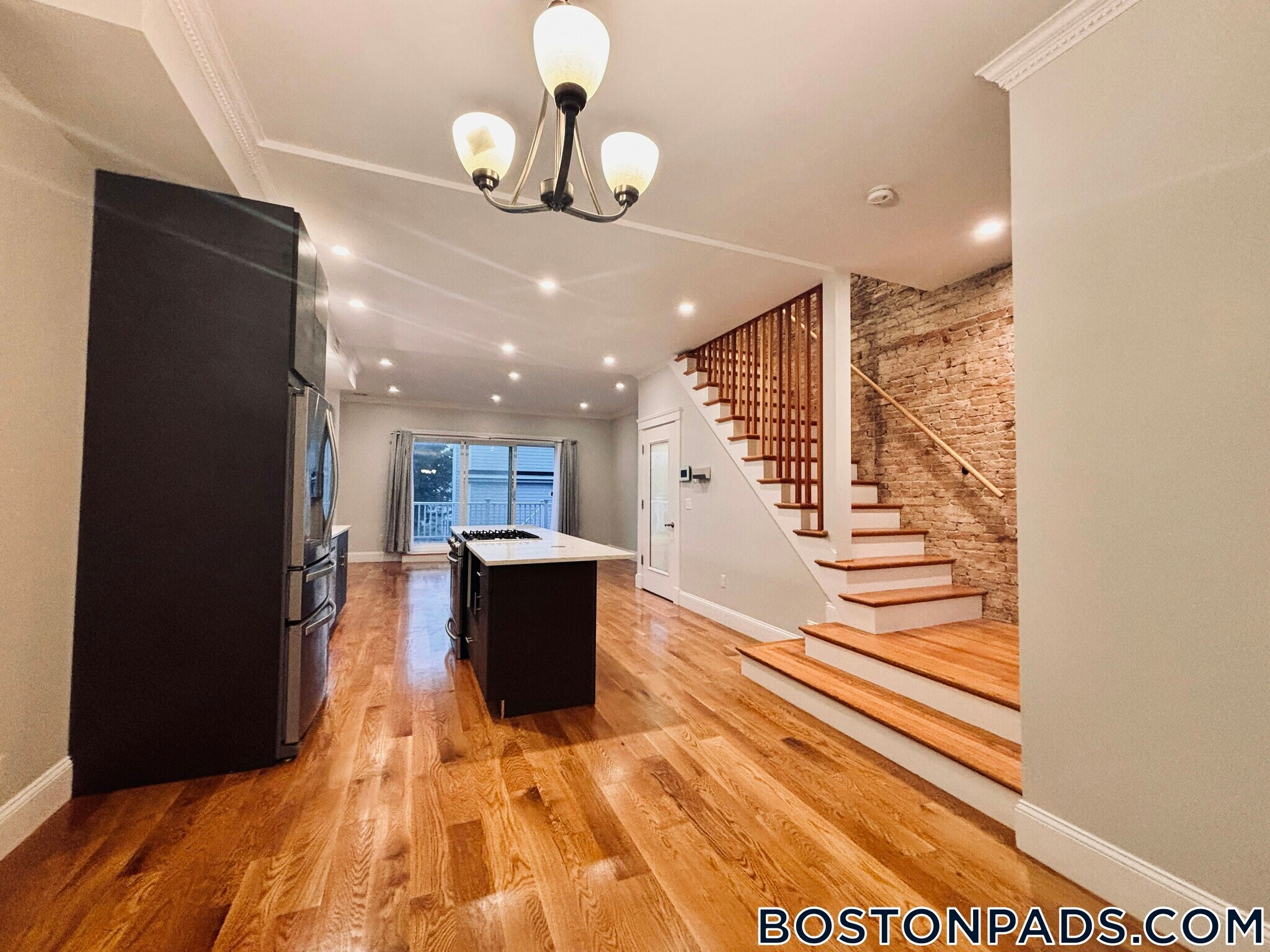 Building Photo - 799 E 4th St