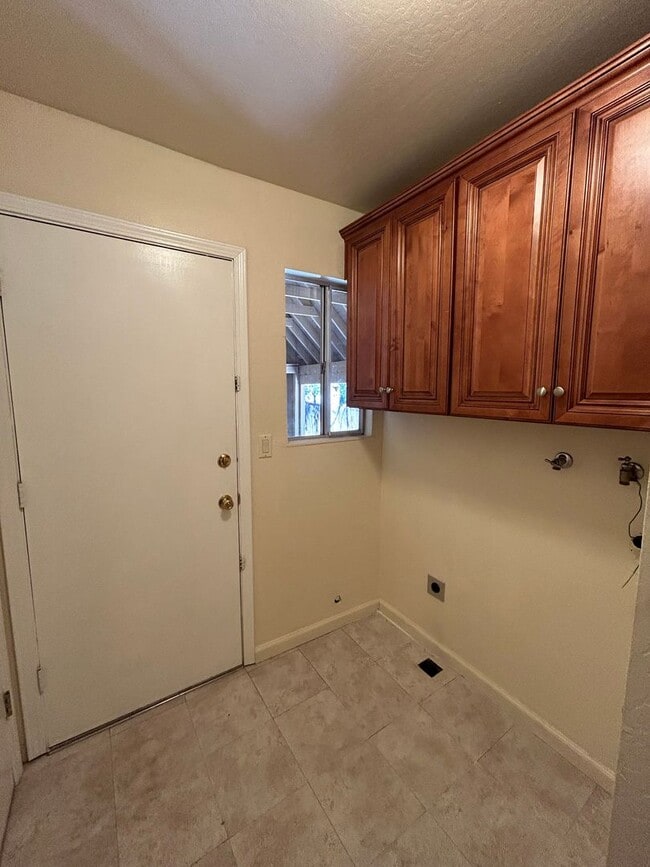 Building Photo - 1434 Friant Dr