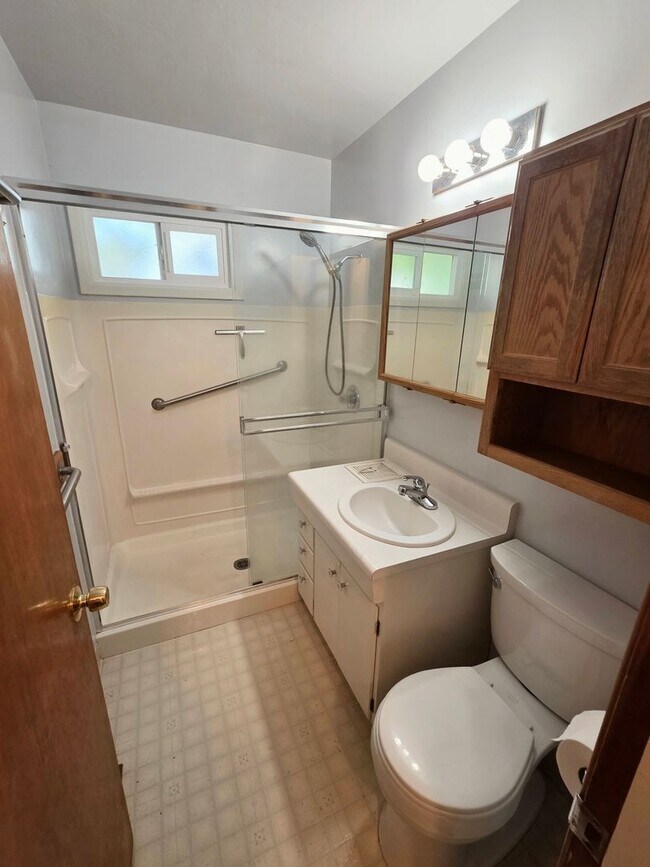 Building Photo - Country Garden in City Limits