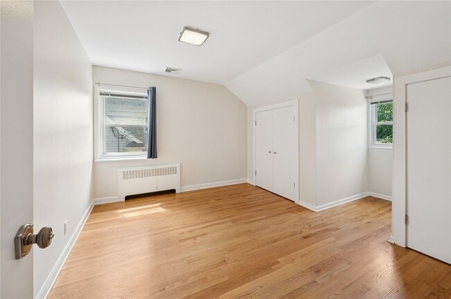 Building Photo - 119 Soundview Ave