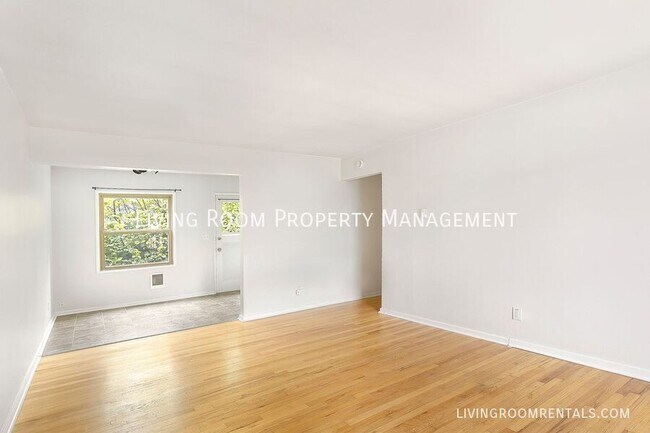 Building Photo - 1410 N Webster St