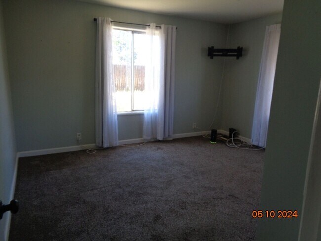 Building Photo - Bruckner/51st St West