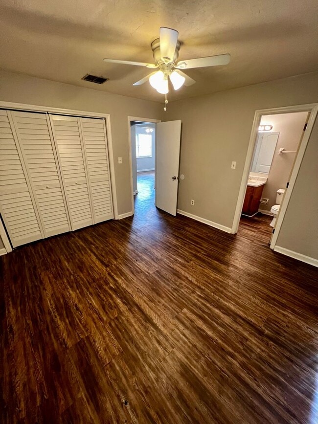 Building Photo - Spacious Two Bedroom- Close to FSU & TCC