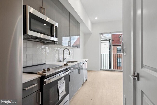 Building Photo - 225 N 12th St