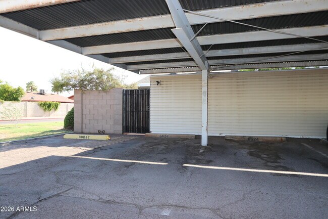 Building Photo - 6624 S Palm Dr