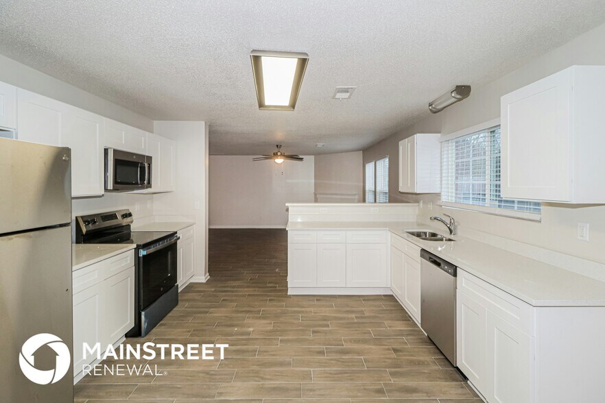 Building Photo - 10071 Branley Oak Dr