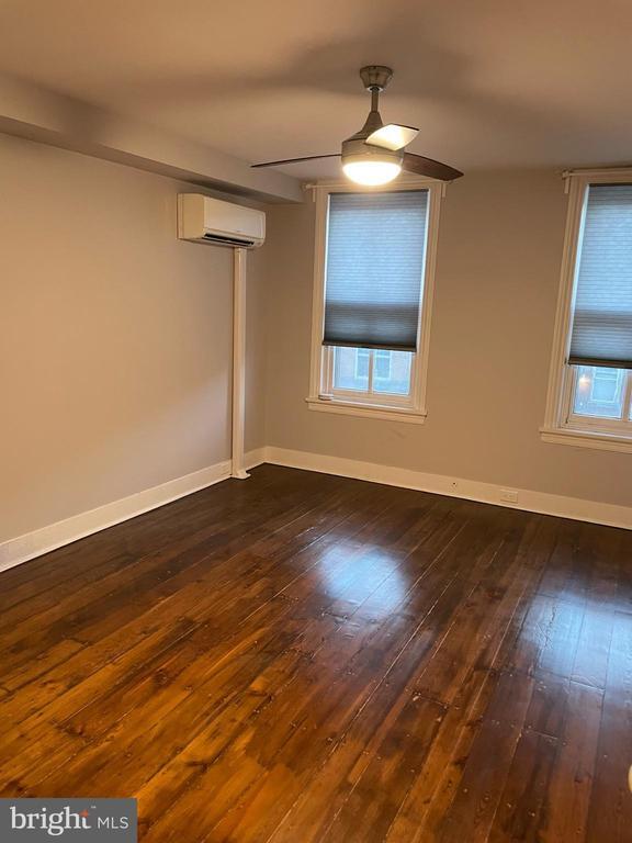 Building Photo - 909 N 2nd St