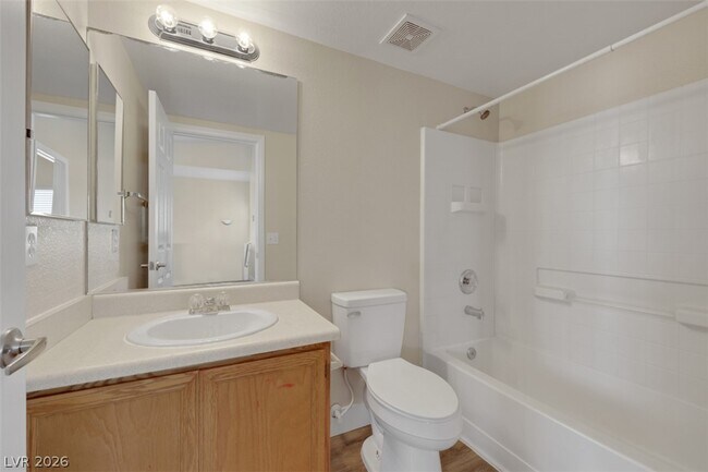 Building Photo - 502 Birdseye St