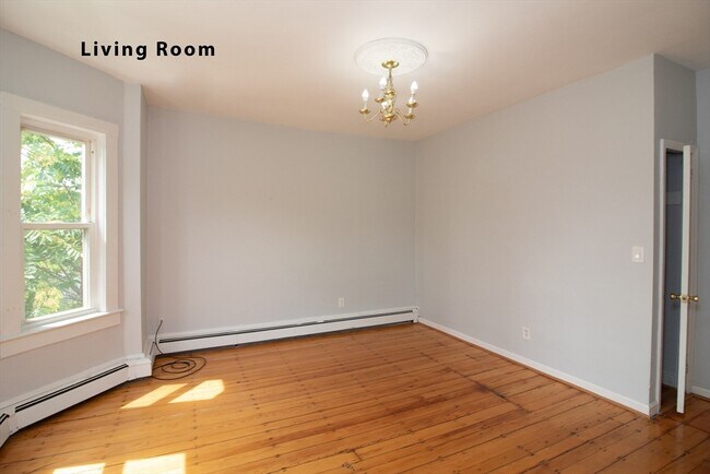 Building Photo - 212 Boylston St