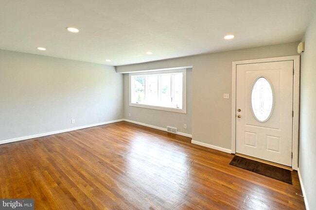 Building Photo - 51 Macon Dr