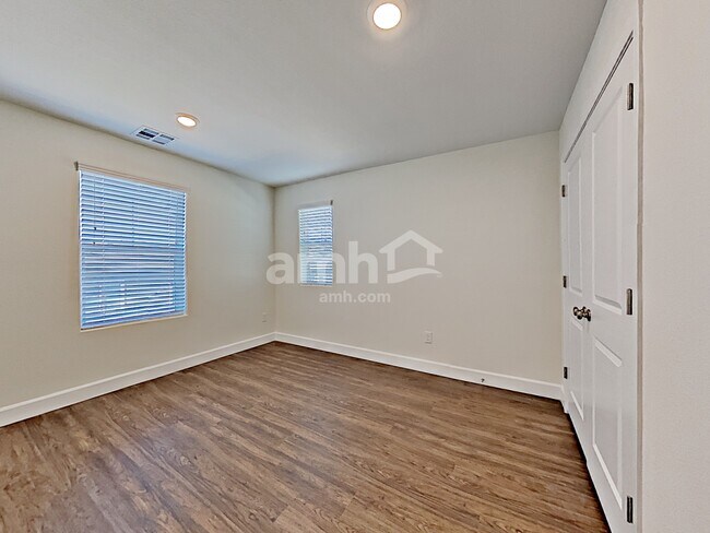 Building Photo - 8133 Inhibition Ct