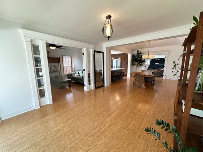 Building Photo - 3 Bdrm/2 Bath Mid-Century Home in Golden Hills Neighborhood of Fullerton